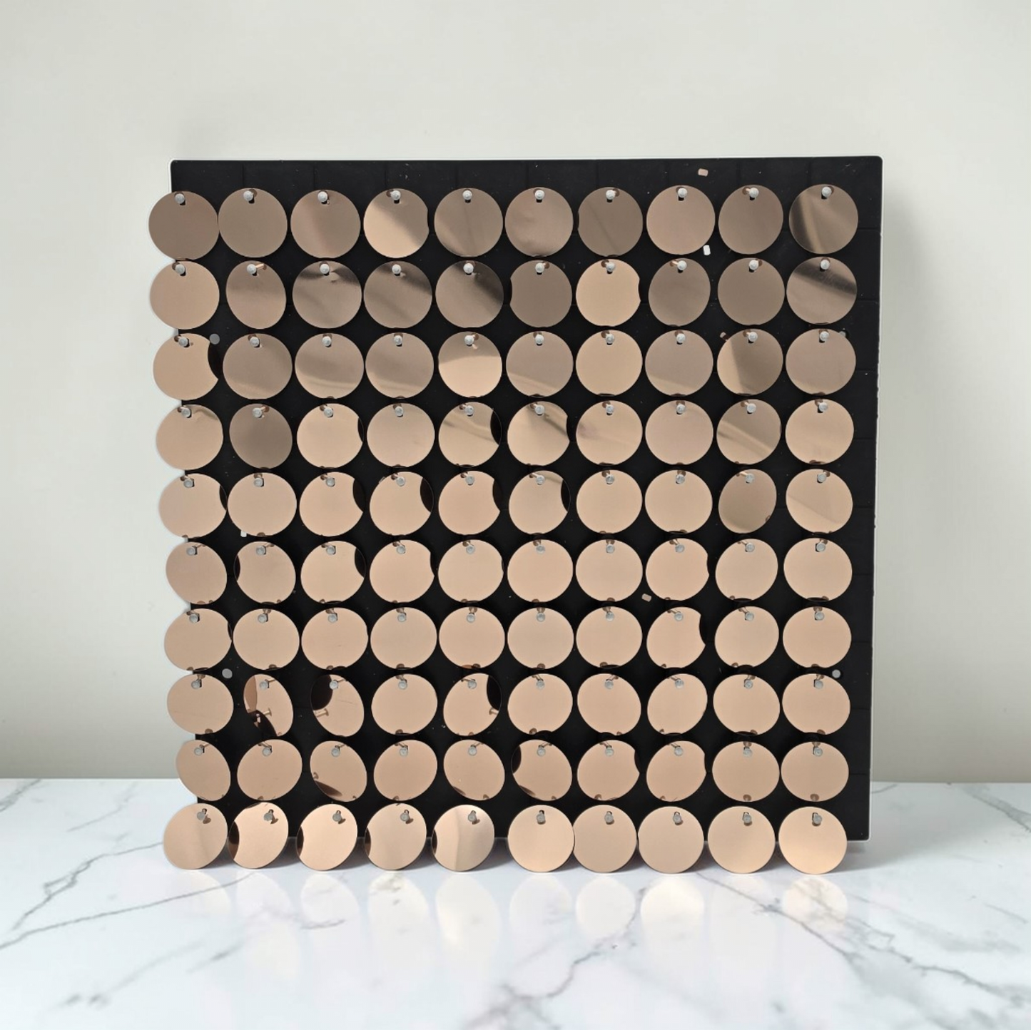 Shimmer Wall - Metallic Champagne Round - Portofino